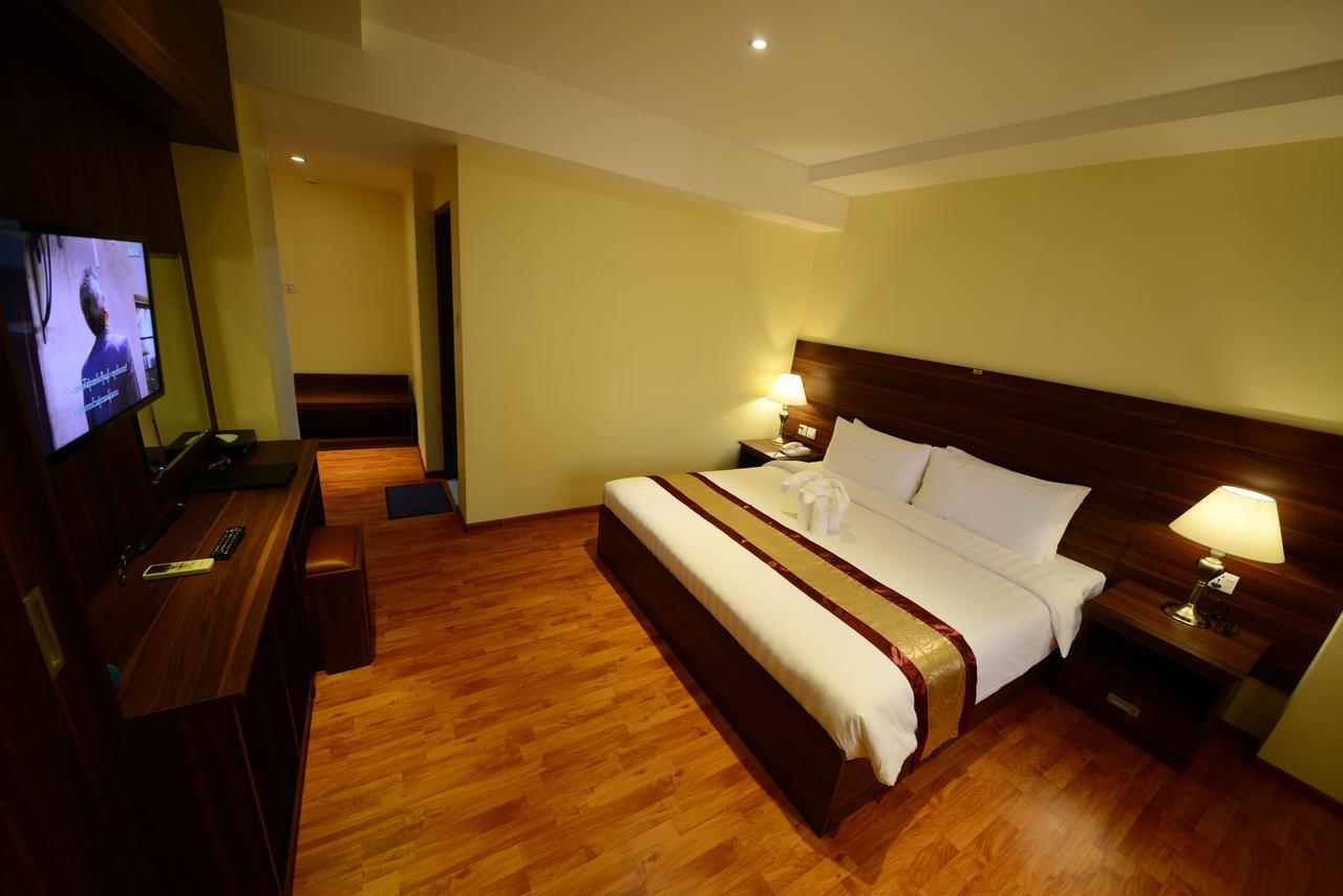 יאנגון Silver Green Hotel מראה חיצוני תמונה